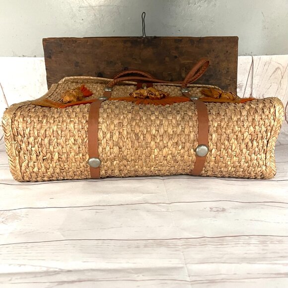 Vintage Straw Embroidered Bag - Picture 9 of 10